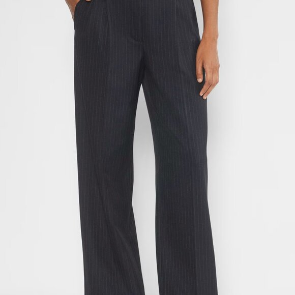 Aritzia The Effortless Pant™ - (Re)fined Pinstripe in size 4 - Picture 3 of 8